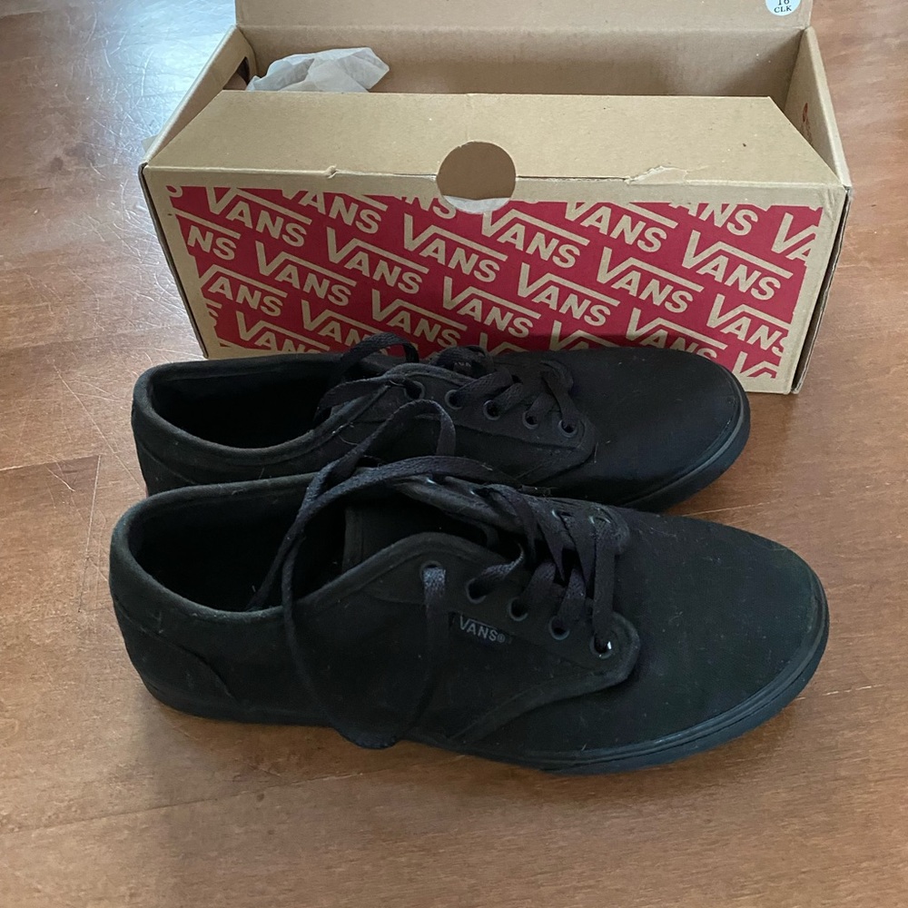Women’s Vans Atwood Low black canvas